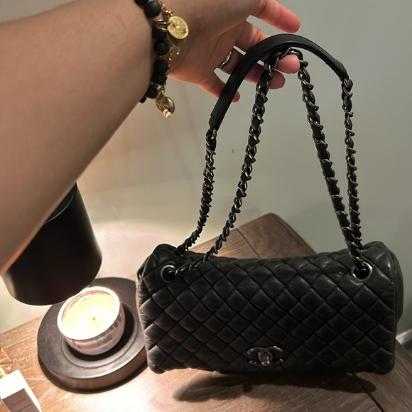 Iridescent Black Chanel Single flap Bag - Picture 2 of 9